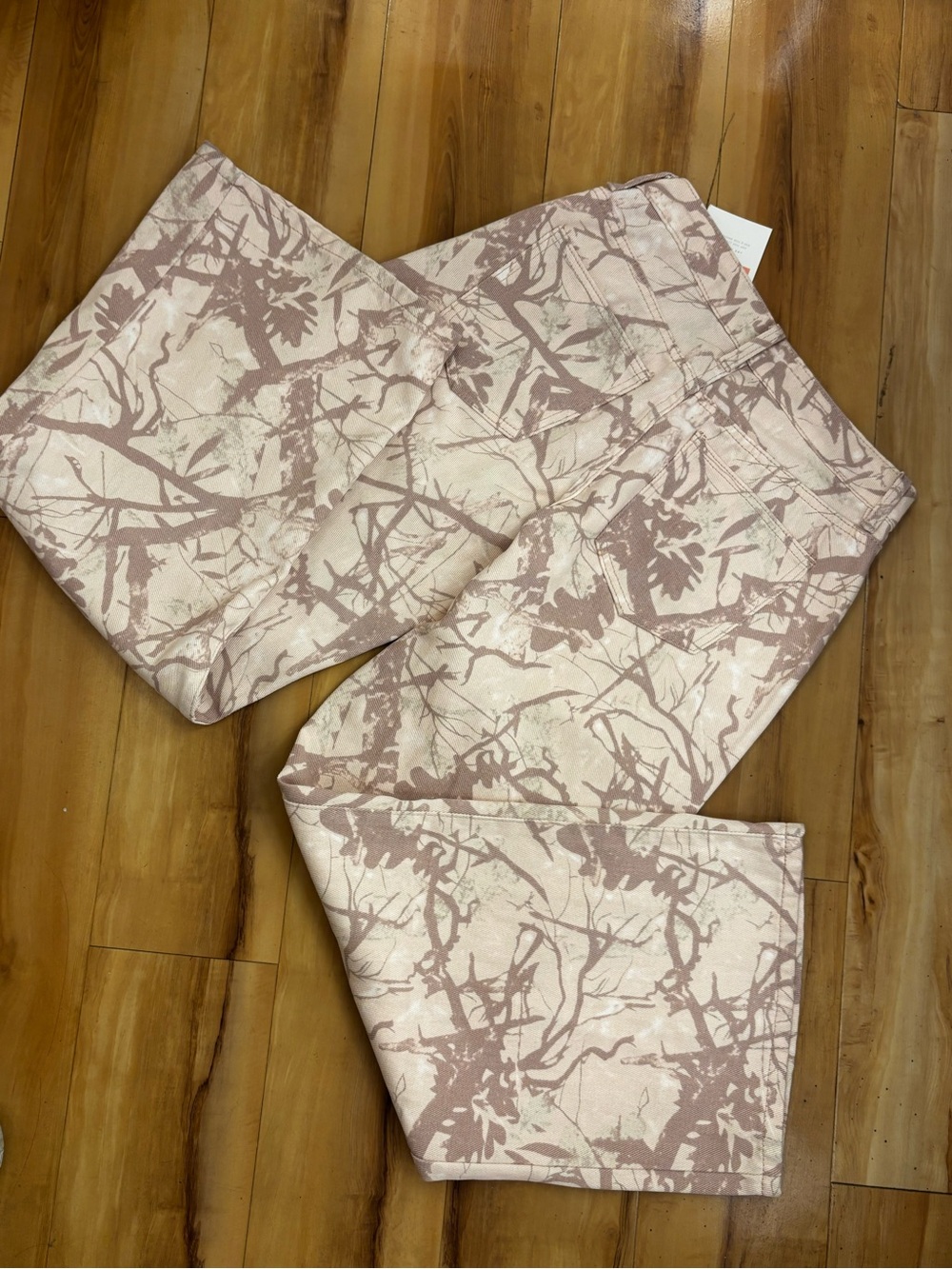 Cali 1850 Women's Pink Camouflage-Print Wide Leg Jeans - Picture 3 of 3